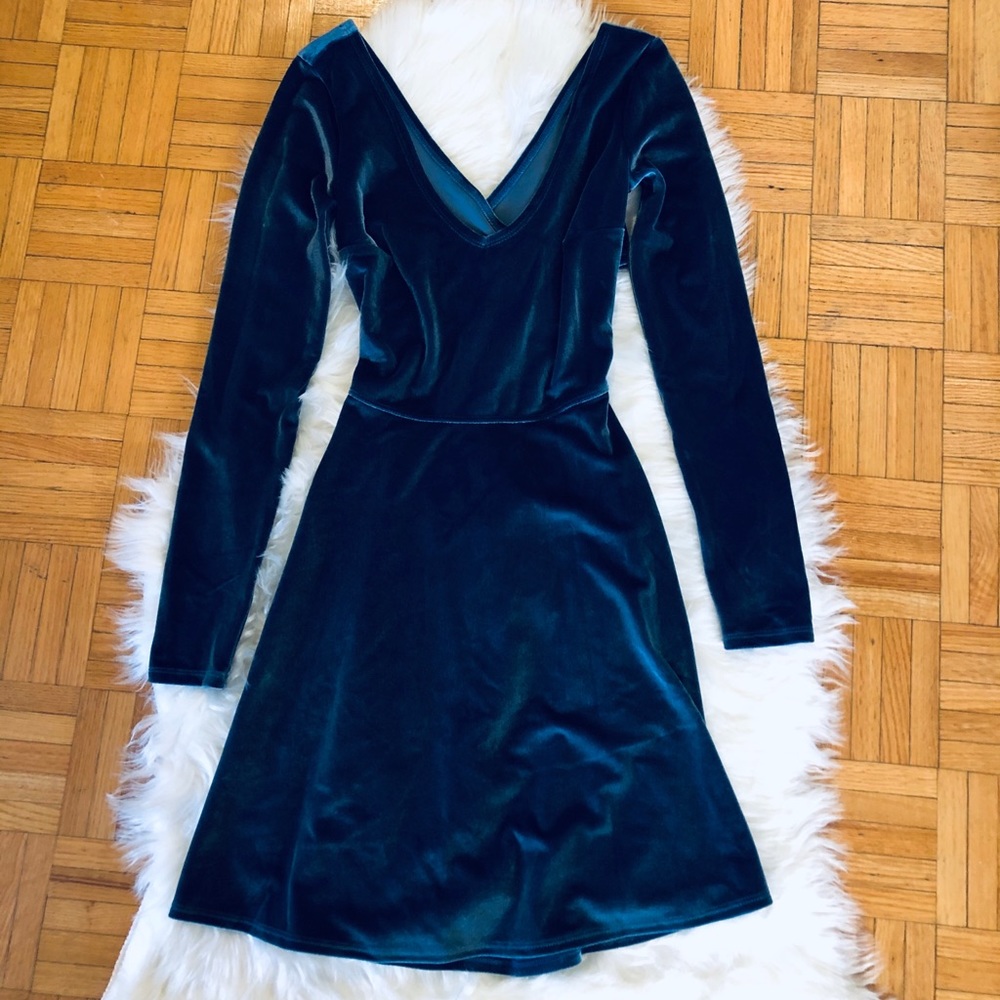 MOVING OUT SALE ❗️Blue Velvet Dress